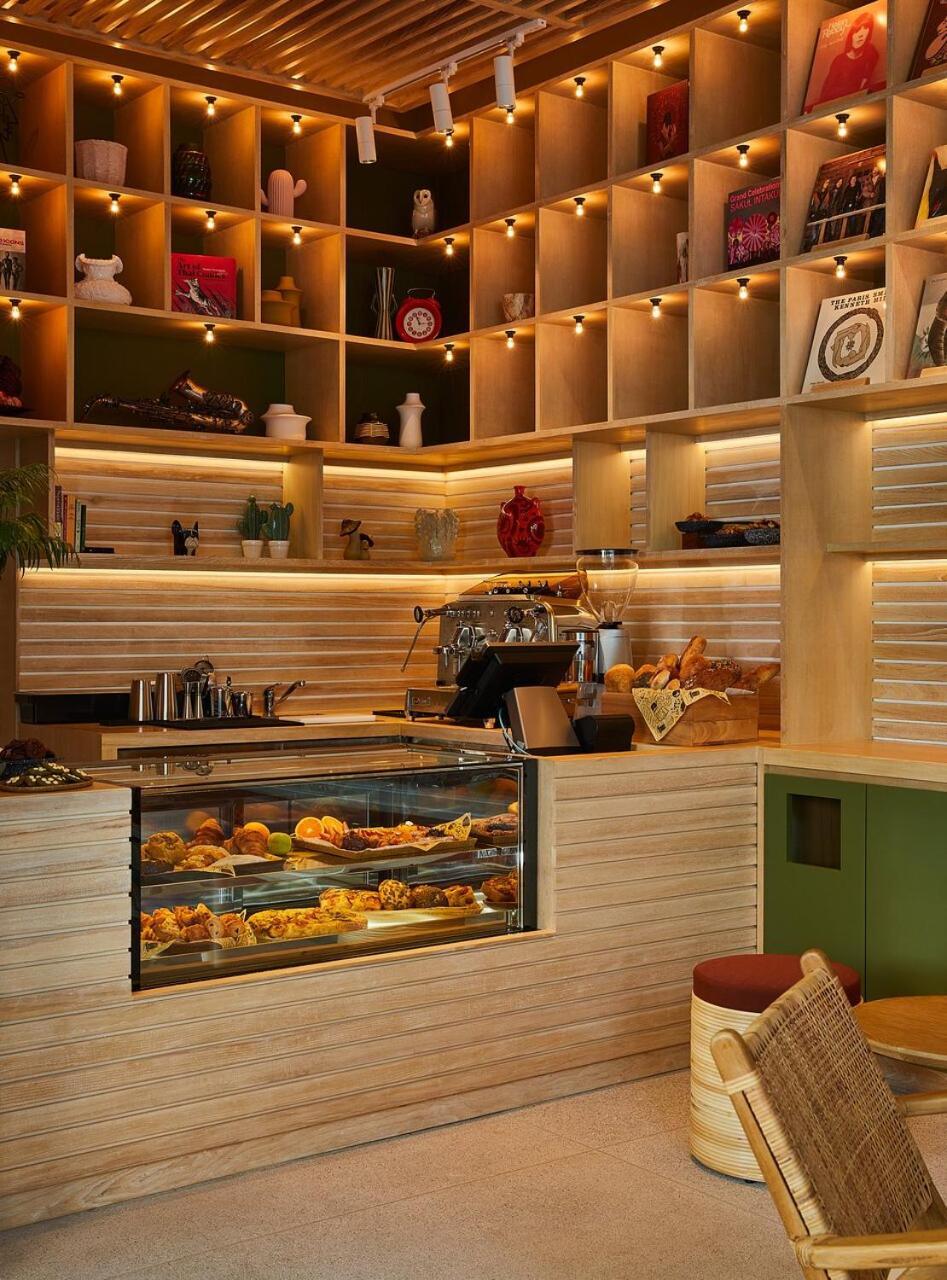 The Standard, Hua Hin HHQ Exterior foto A coffee shop in Athens, Greece